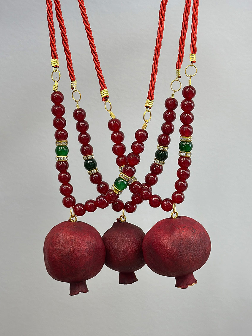 گردنبند قرمز 1